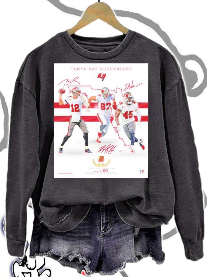 Tom Brady Rob Gronkowski & Devin White Tampa Bay Buccaneers Signatures T-Shirt t-shirt