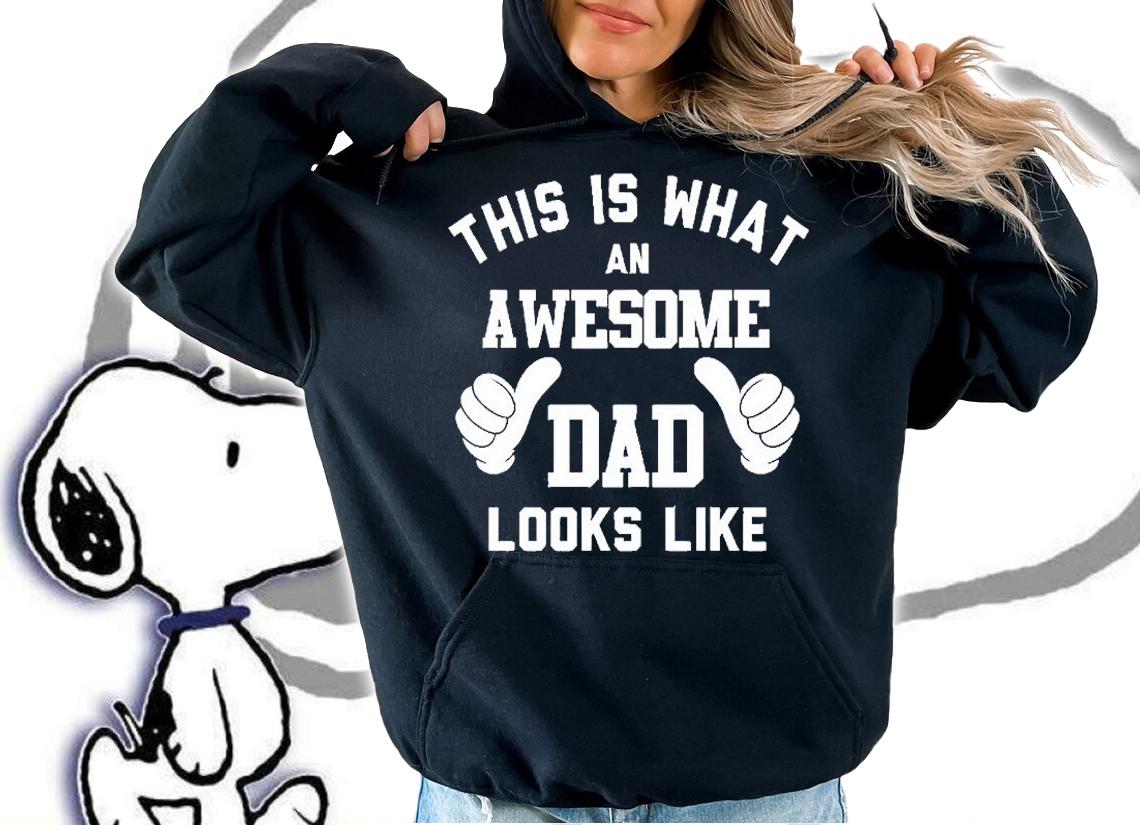 This Is What An Awesome Dad Looks Like T-Shirt t-shirt