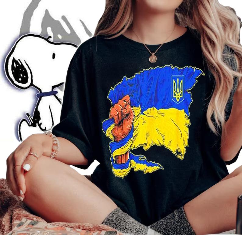 Vintage Ukraine Ukrainian Flag Pride Ukraine Flag Symbol Love Ukraine T-Shirt woman shirt