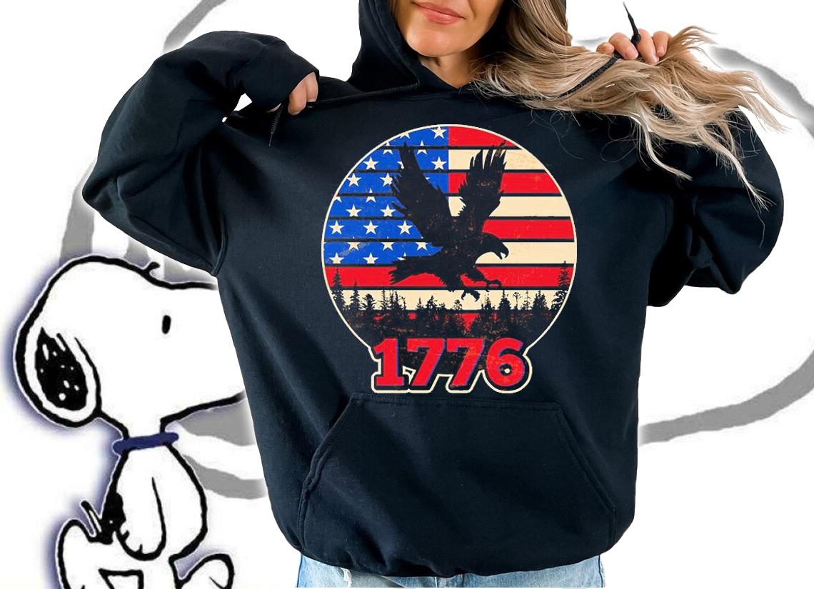 Vintage USA 1776 Emblem US Flag Eagle T-Shirt hoodie