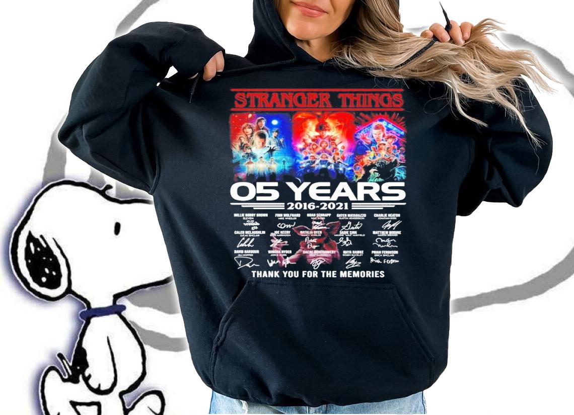 Stranger Things 05 years 2016-2021 signatures shirt hoodie